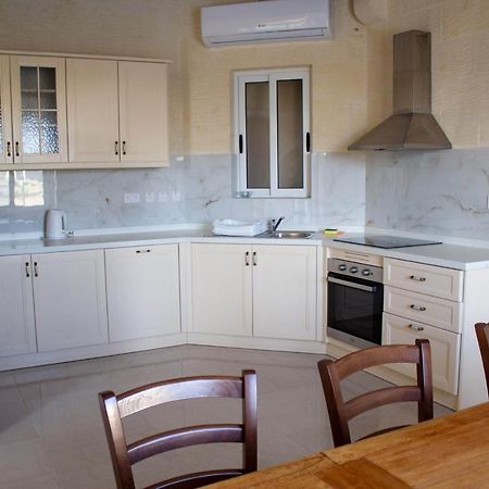 Kenn Holiday Home Għarb Eksteriør bilde